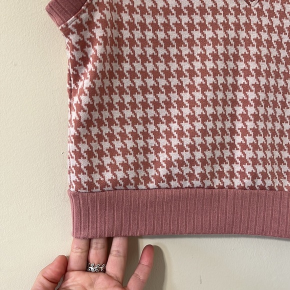 Mixed Threads Pink White Houndstooth Ribbed Detail Sweater Vest Size Medium - Picture 3 of 6